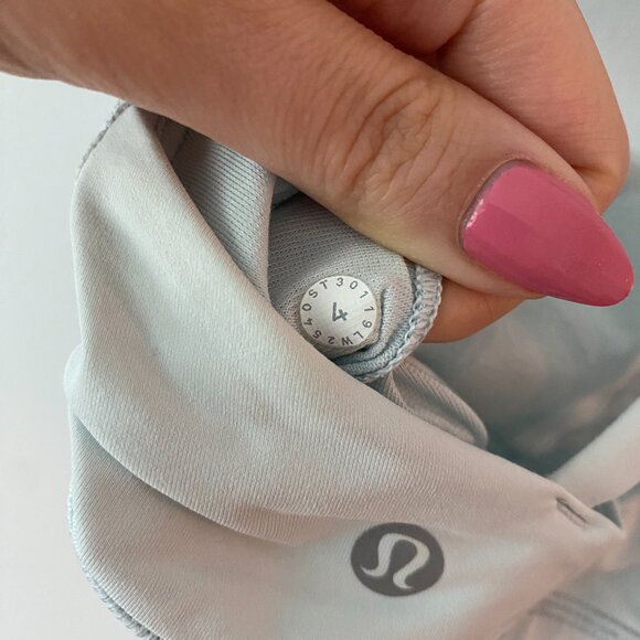 Lululemon Energy Bra Ice Milk Blue Size 4 - Picture 3 of 3